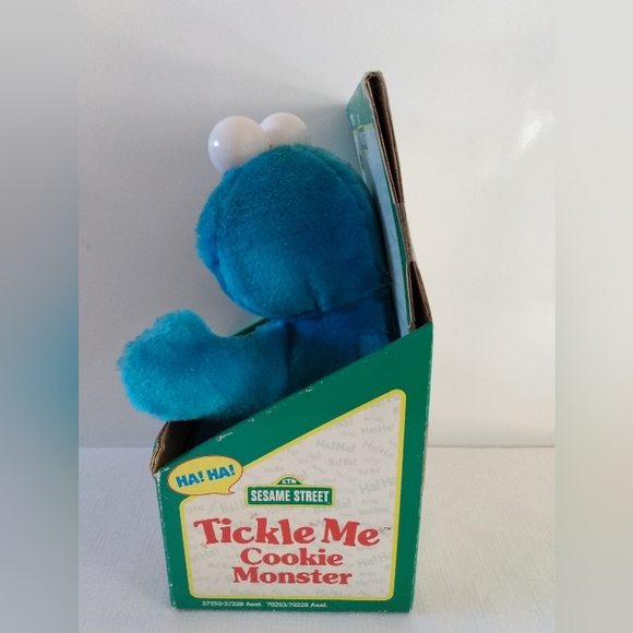 1996 Tyco Sesame Street Tickle Me Cookie Monster Plush NIB Talks & Shakes Tested - Picture 3 of 7